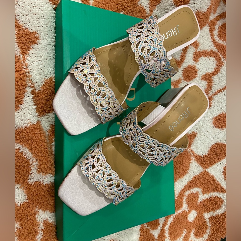 J.Renee Women's Cream and Gold Lace Sandals